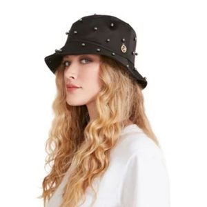 Steve Madden bucket hat